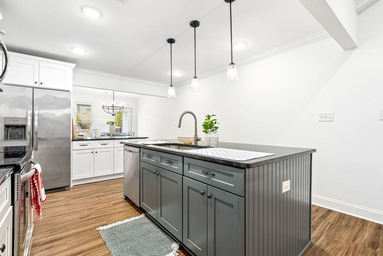 321 Morris Ave - Photo 6 of 15