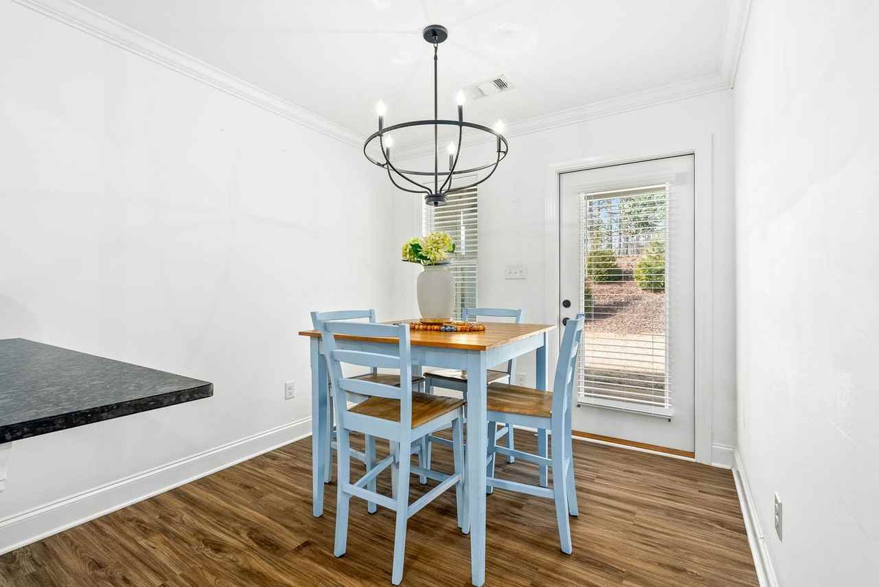 321 Morris Ave - Photo 7 of 15