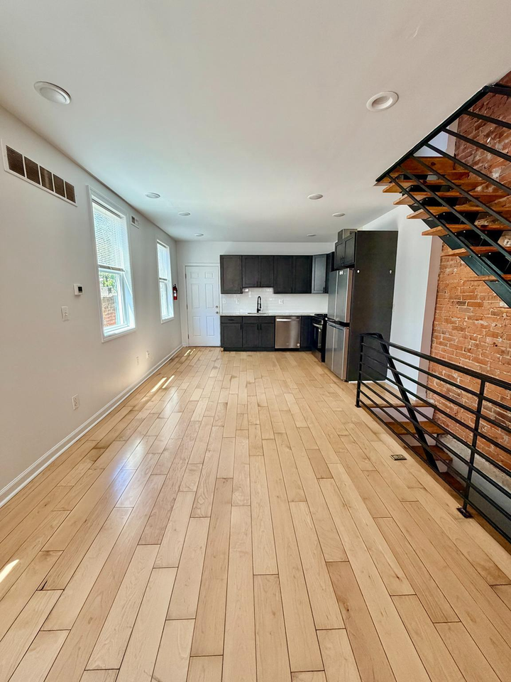 2802 Agate St - Photo 3 of 19