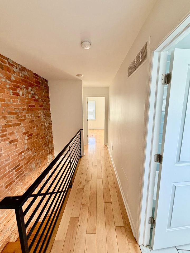 2802 Agate St - Photo 6 of 19