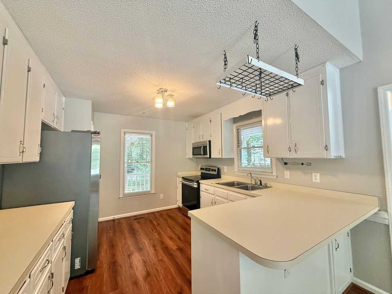 1001 Creek Front Ct - Photo 4 of 21