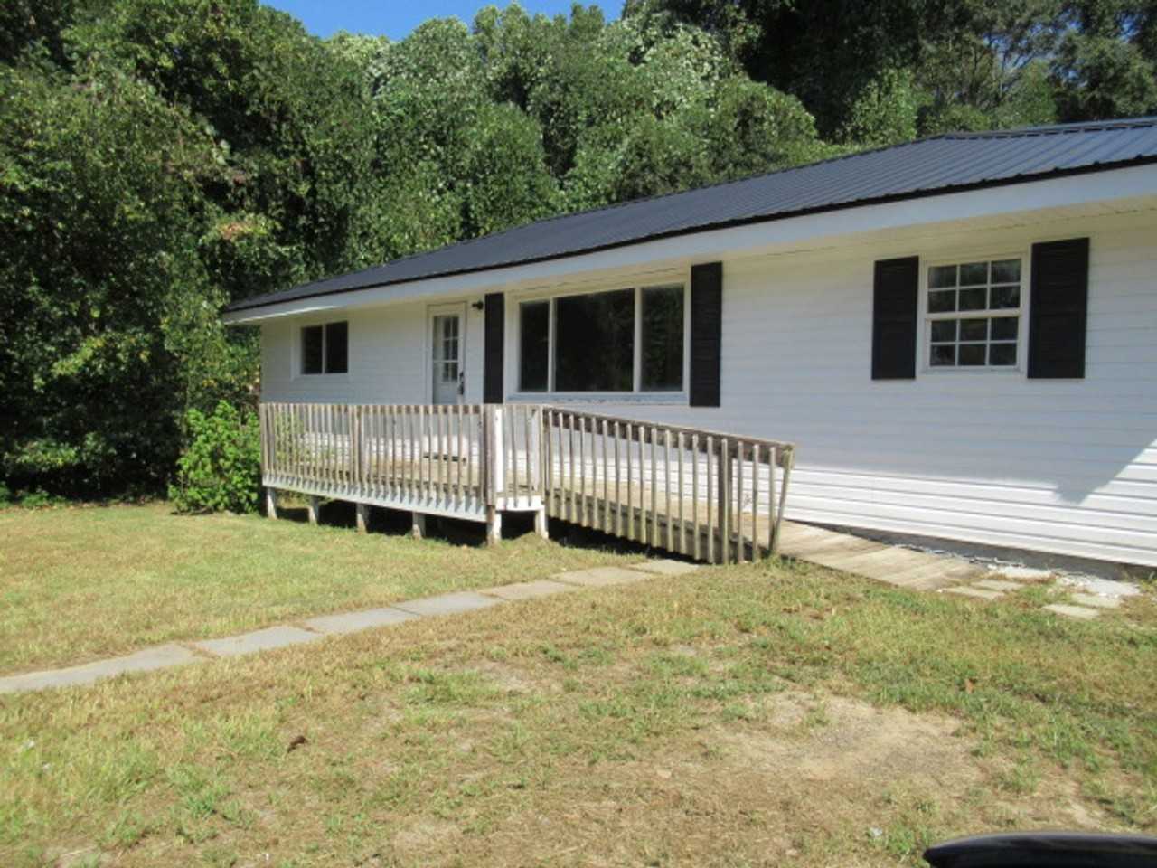 36 Armstrong Dr - Photo 3 of 19