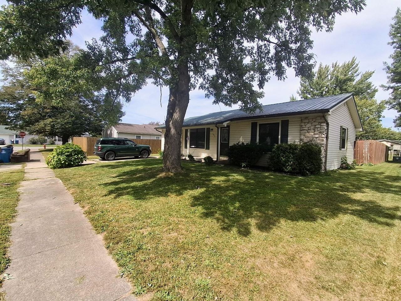 705 E South F St - Photo 3 of 18