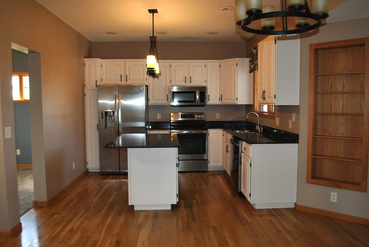 964 Fraser Ln - Photo 3 of 27