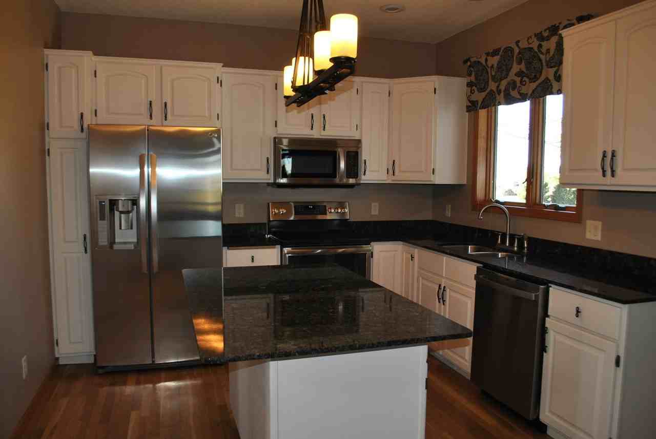 964 Fraser Ln - Photo 4 of 27