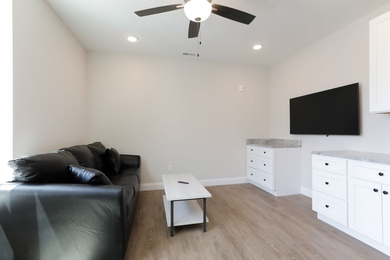 301 W. University Ave - Photo 3 of 49