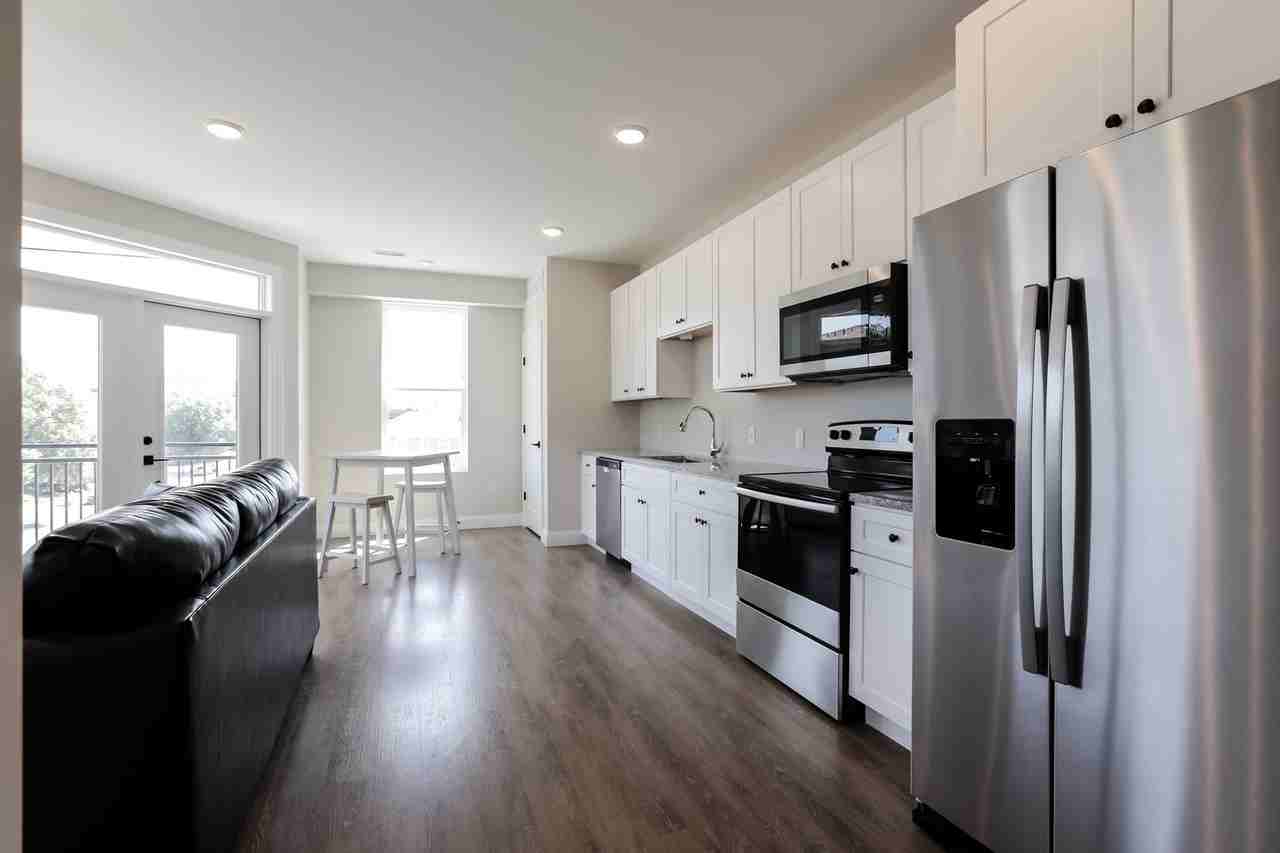 301 W. University Ave - Photo 5 of 49