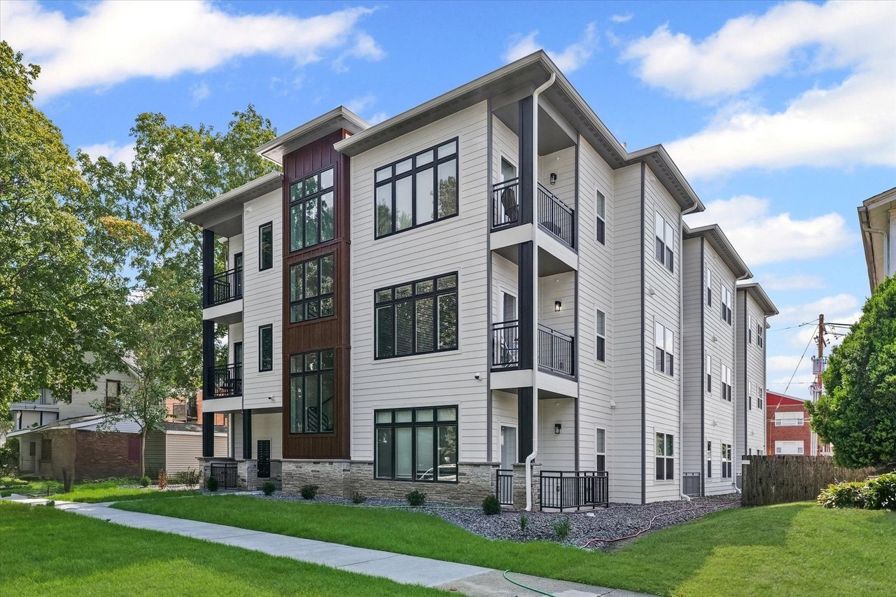 305 W Washington - Photo 3 of 23