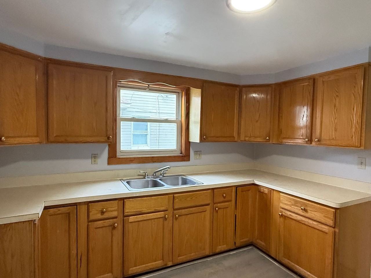 13207 Christine Ave - Photo 2 of 10