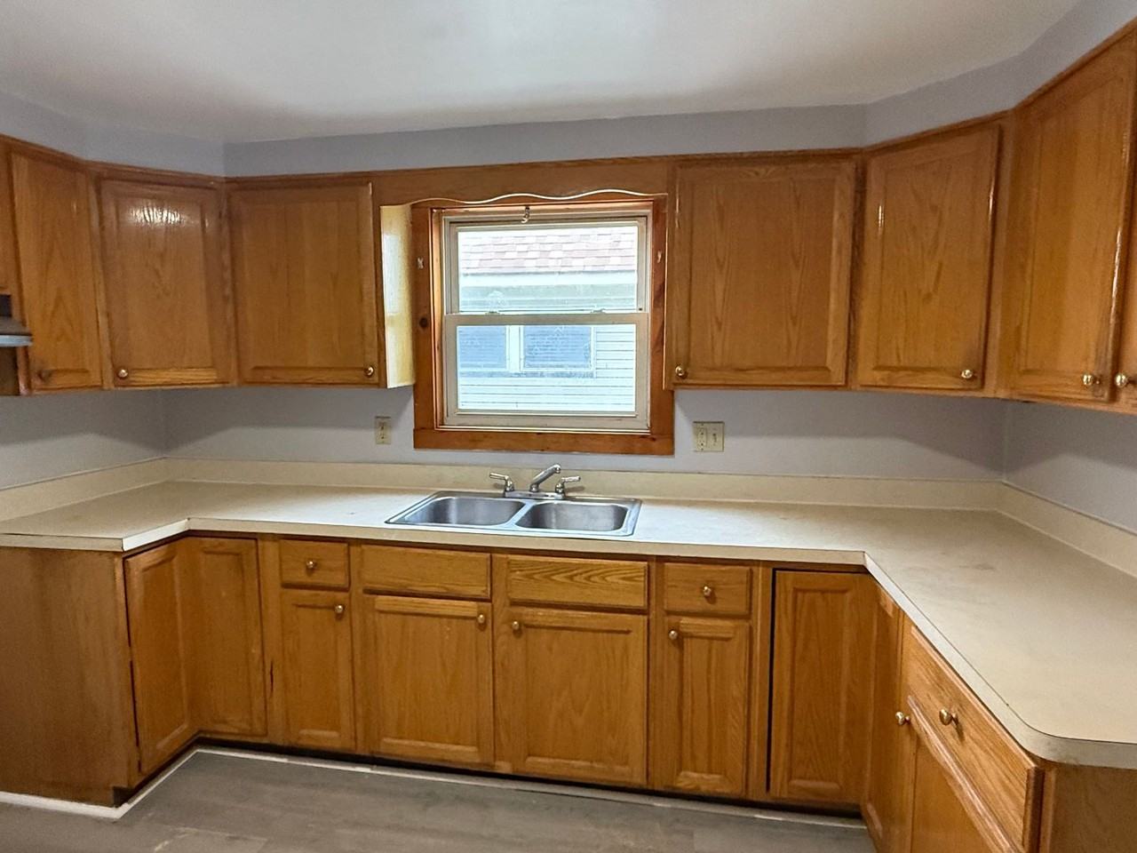 13207 Christine Ave - Photo 3 of 10