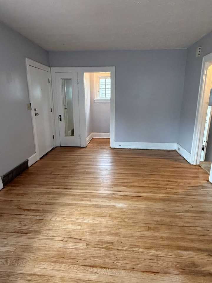 13207 Christine Ave - Photo 5 of 10
