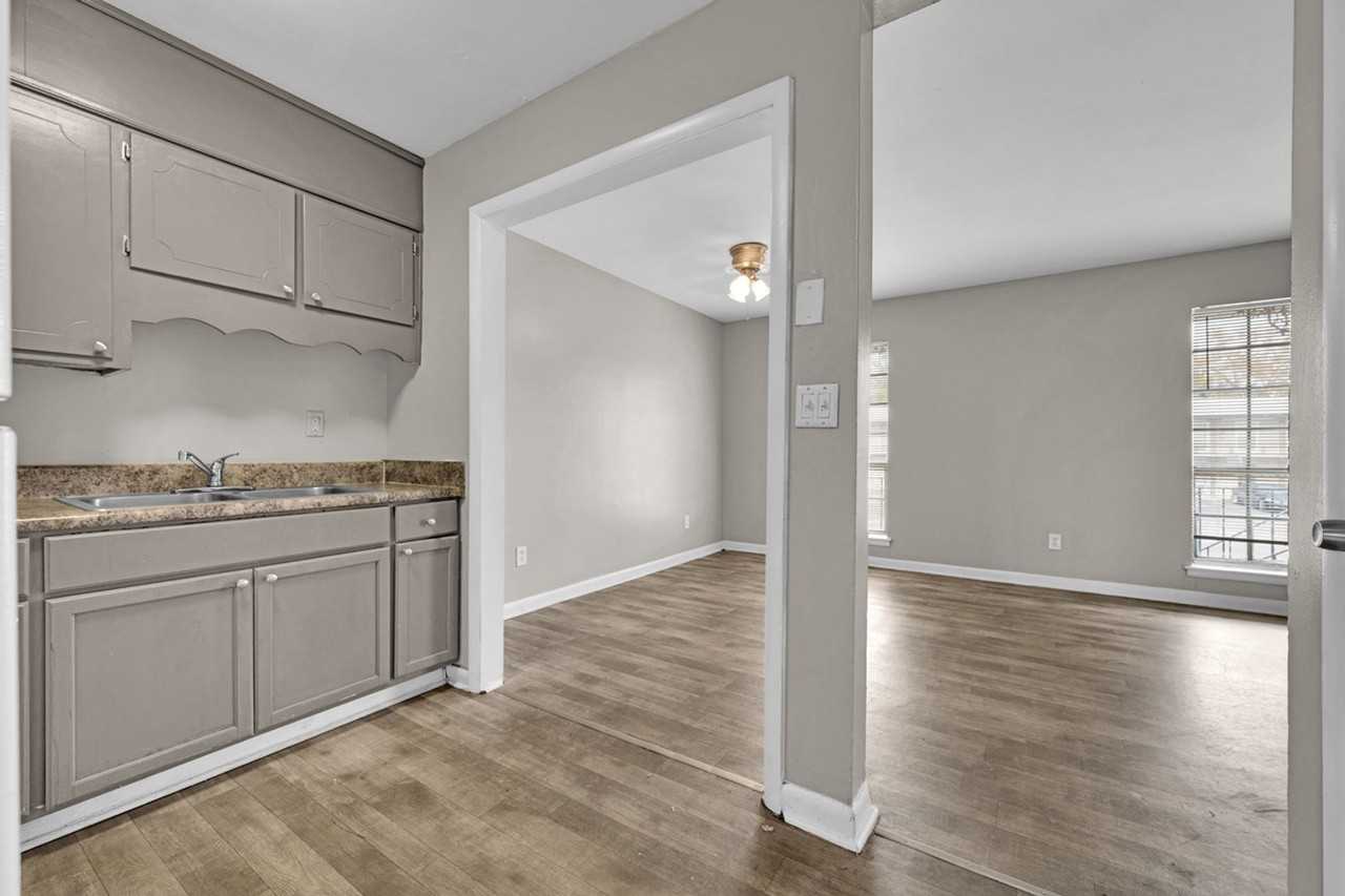 3221 Avenue S - Photo 6 of 9