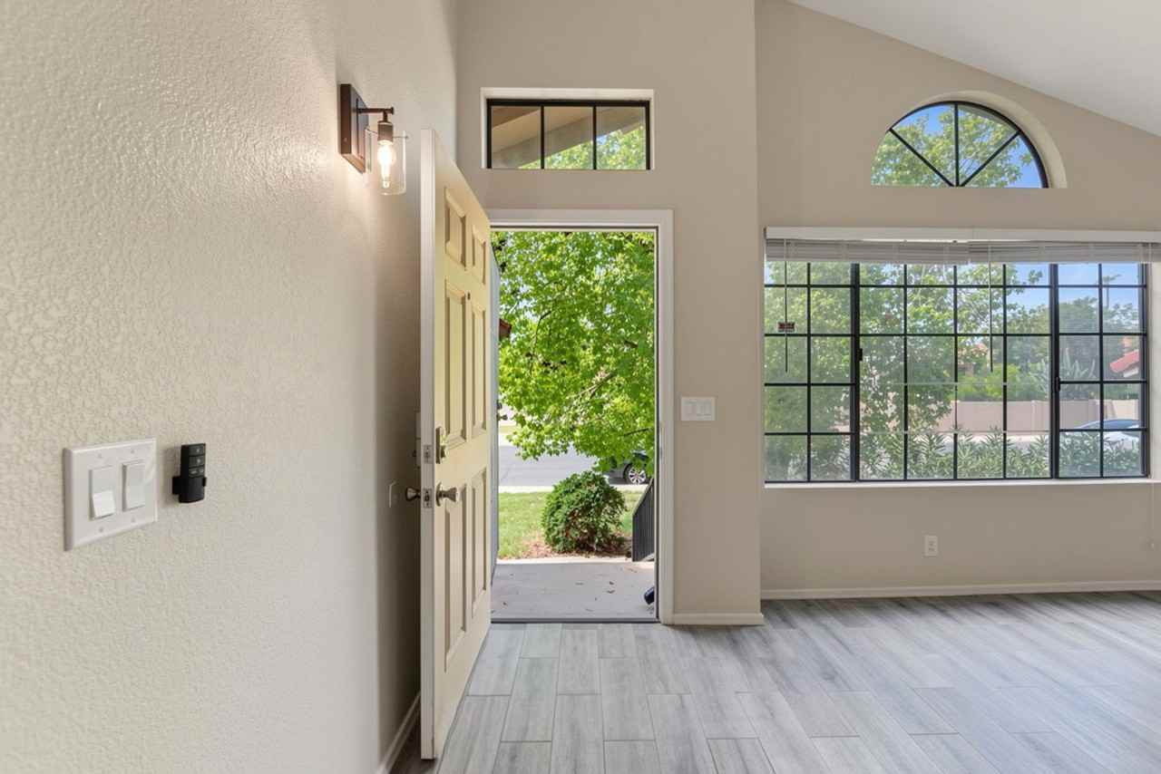 407 S Ocean Dr - Photo 7 of 49