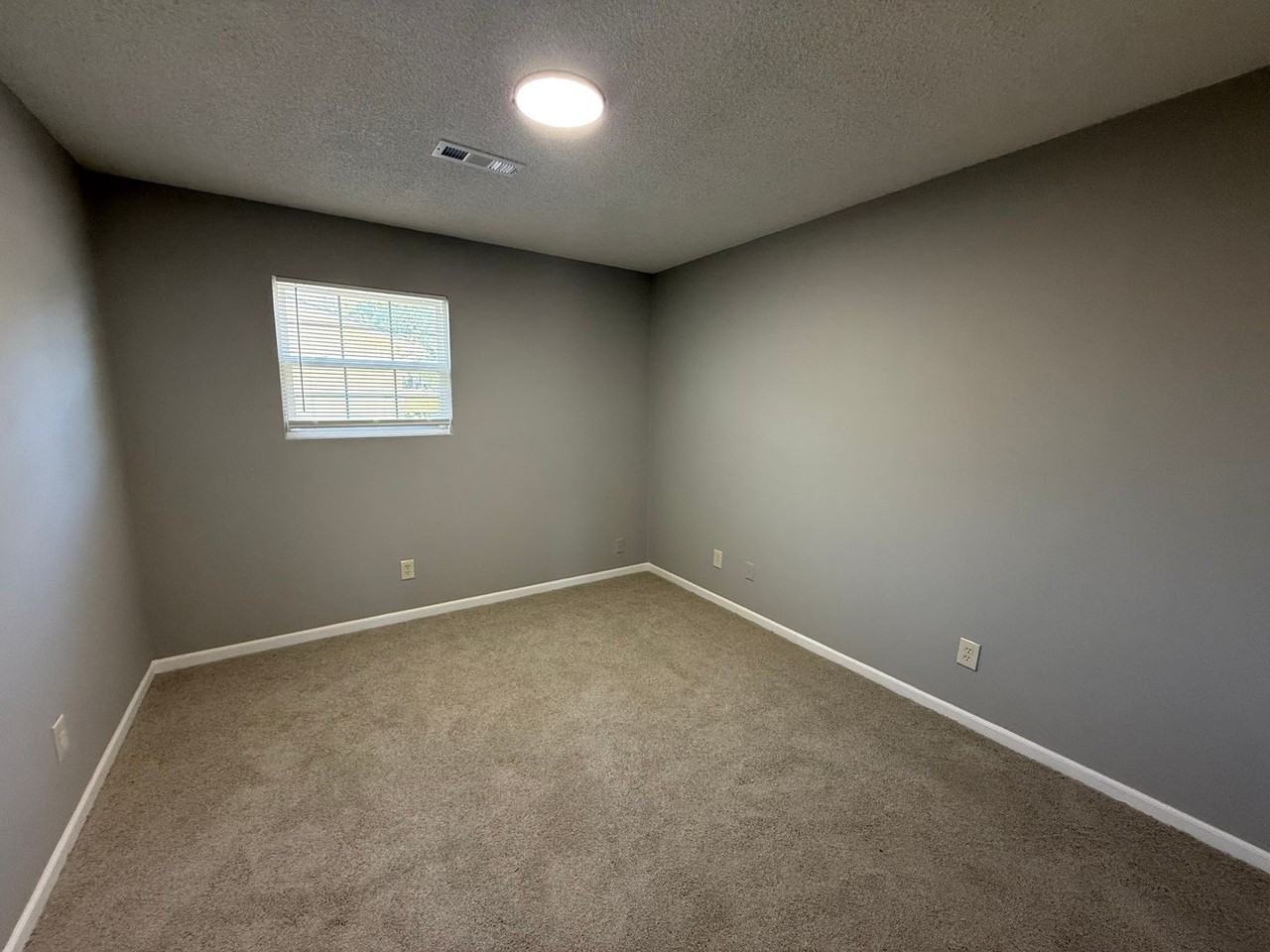 700 N Jackson St - Photo 2 of 7