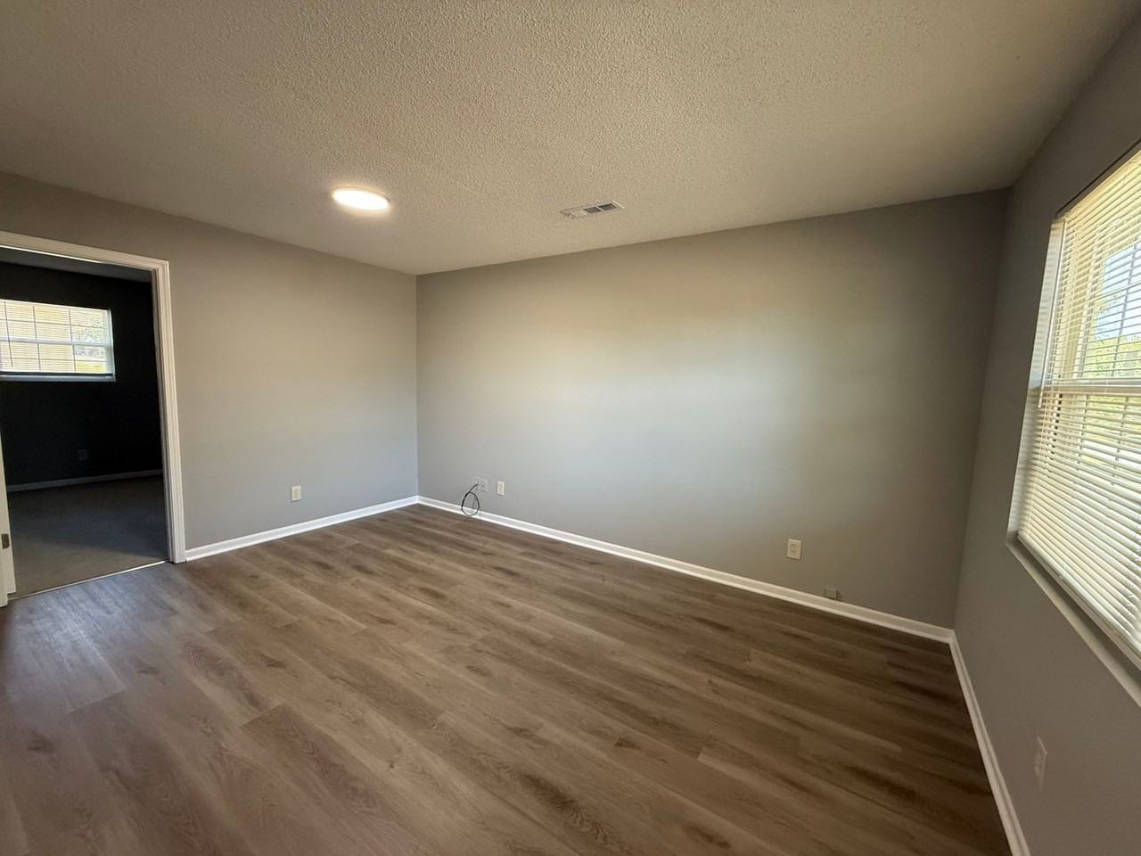 700 N Jackson St - Photo 5 of 7
