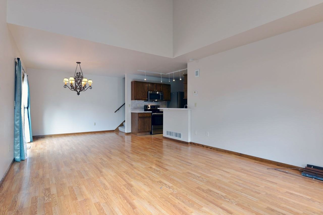 144 Primrose Ct - Photo 5 of 23