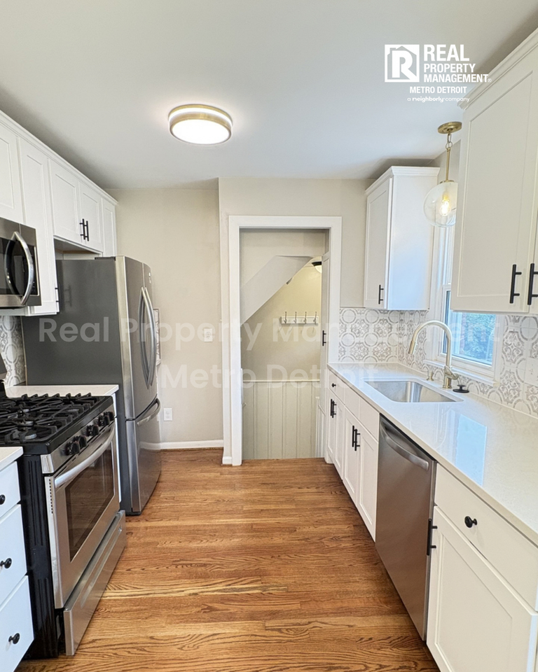 21707 Alger St - Photo 5 of 21