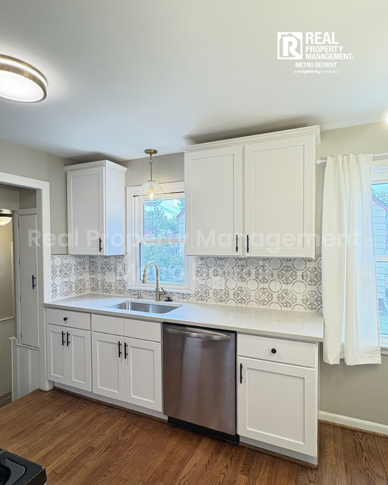 21707 Alger St - Photo 7 of 21