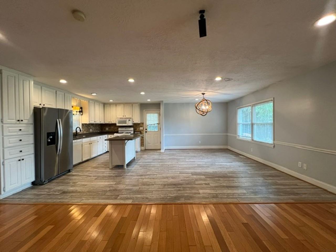 223 S Lake Dr - Photo 4 of 12