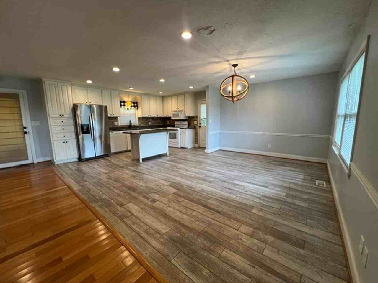 223 S Lake Dr - Photo 5 of 12