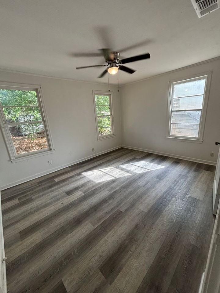 2610 Drexel St - Photo 3 of 7