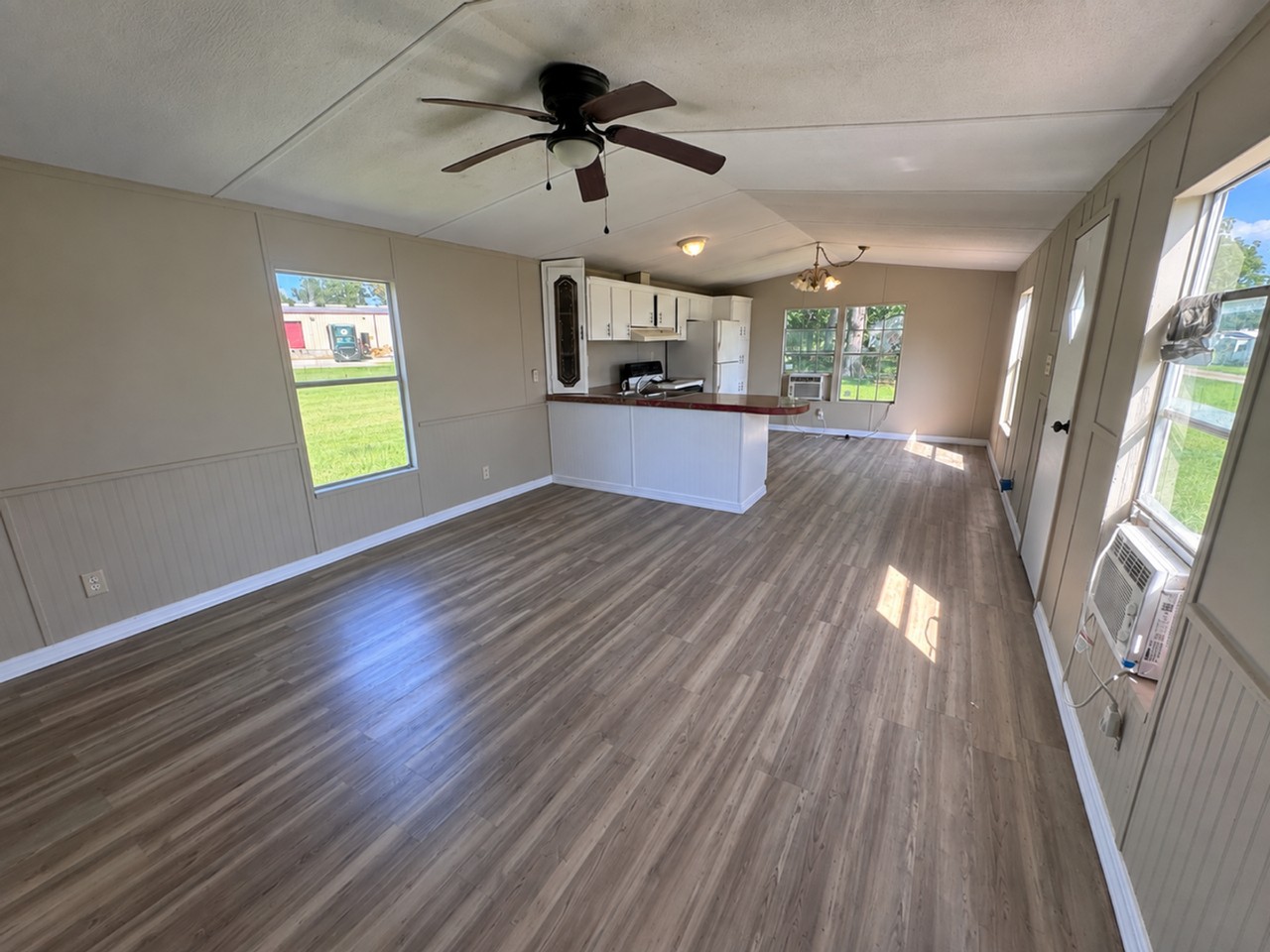 102 Lakewater Dr - Photo 3 of 12