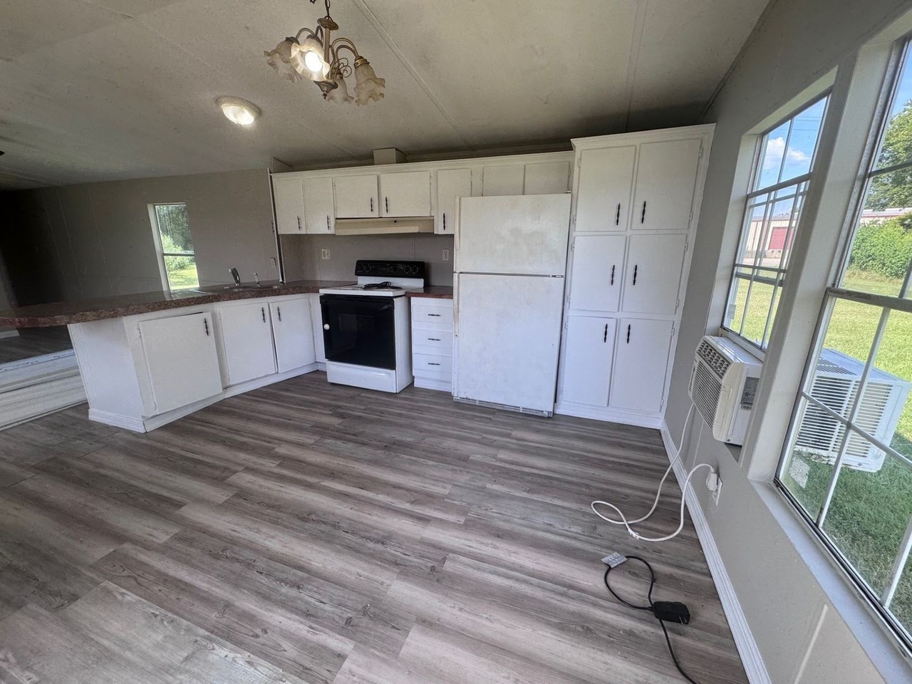 102 Lakewater Dr - Photo 5 of 12