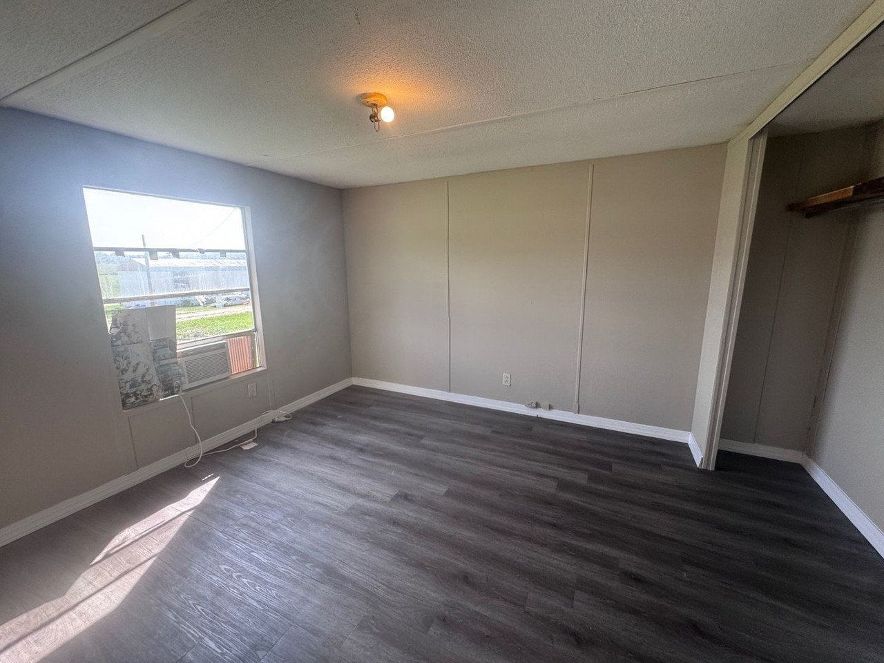 102 Lakewater Dr - Photo 7 of 12