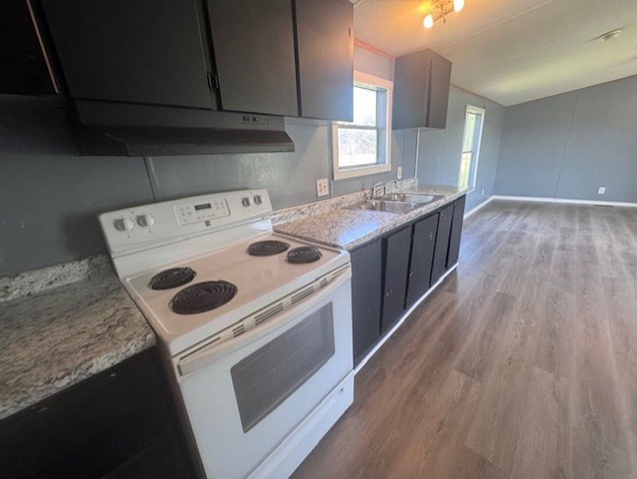 58 Lakewater Dr - Photo 5 of 14