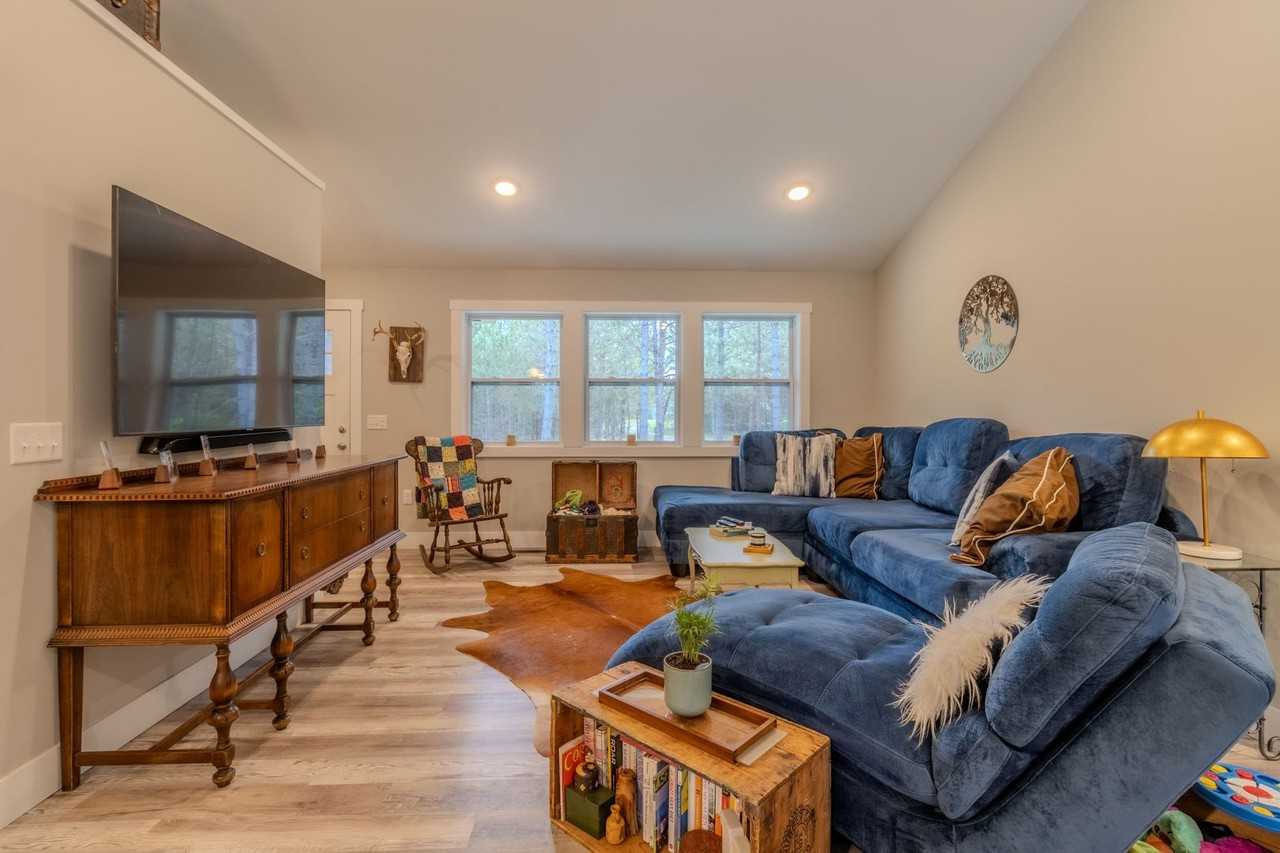 10106 Summit City Rd - Photo 4 of 31