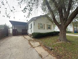featured image of 1005 N Elm St