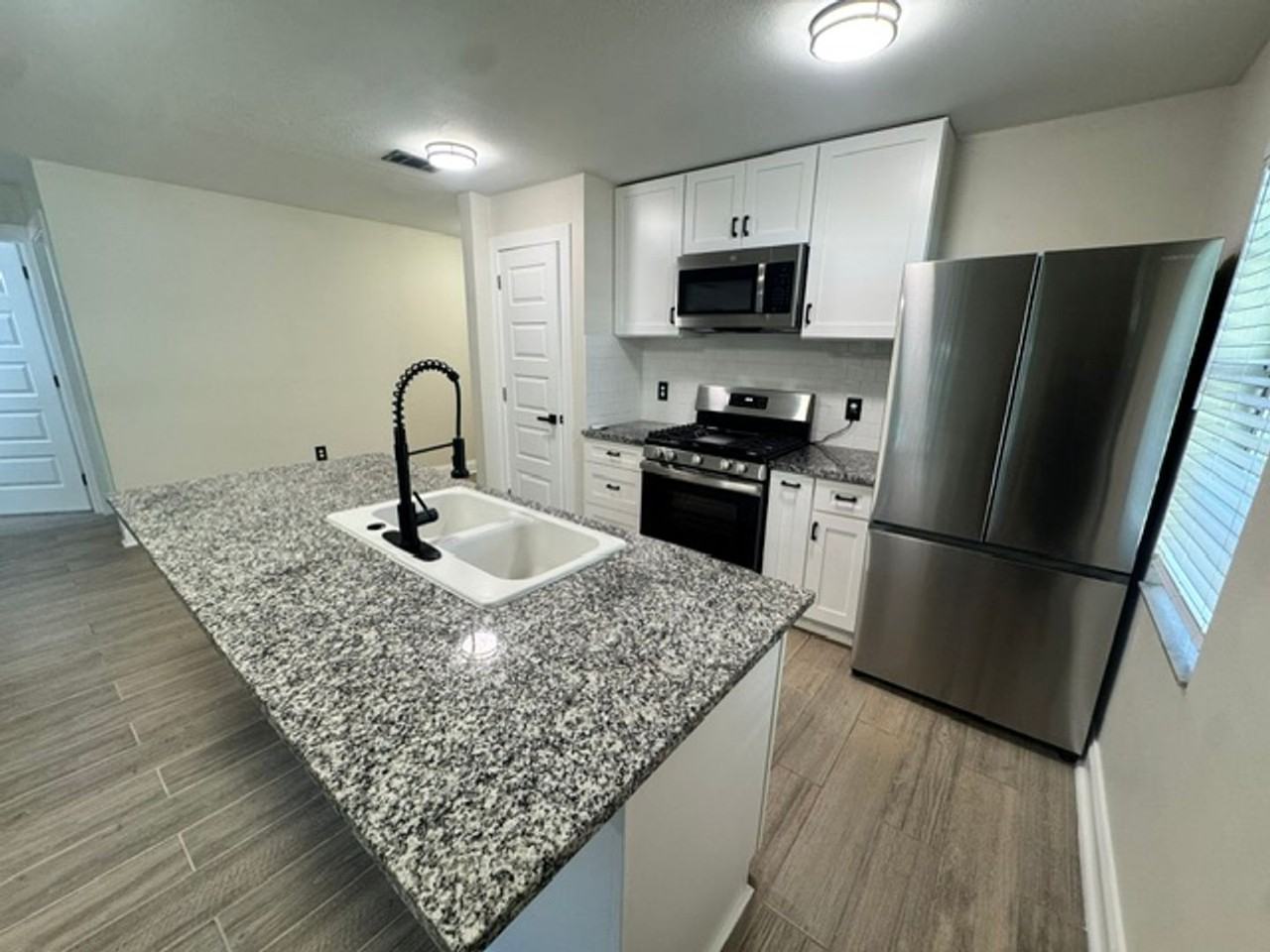 2508 E Curtis St - Photo 6 of 24