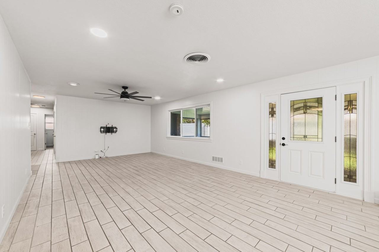1240 W Copper Ave - Photo 5 of 15