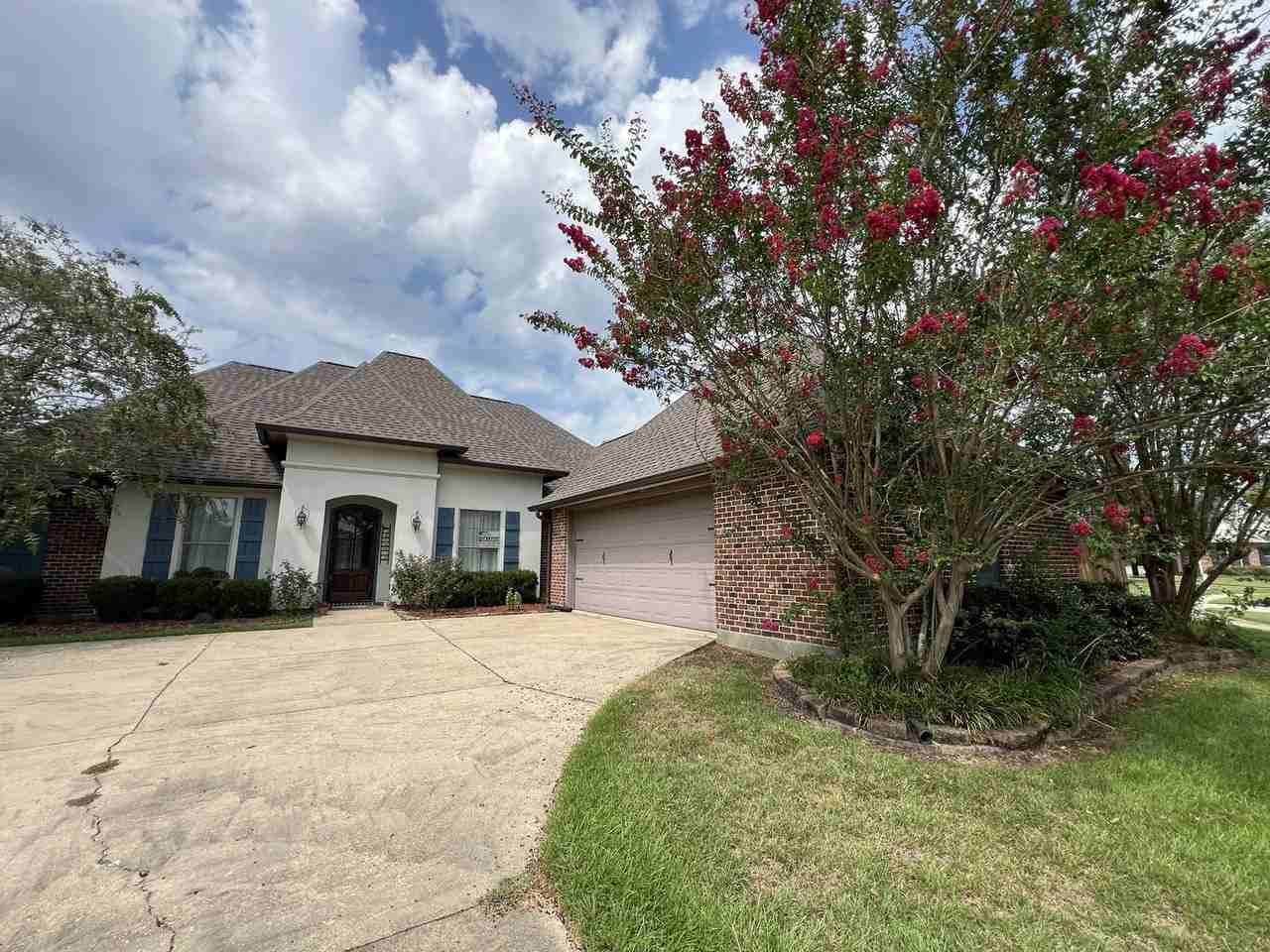 7335 Oakview Dr - Photo 2 of 50