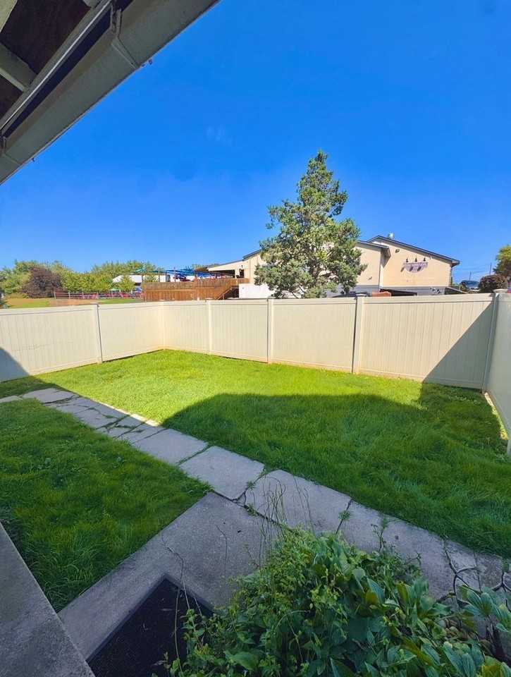 1180 S Krocks Rd - Photo 3 of 14