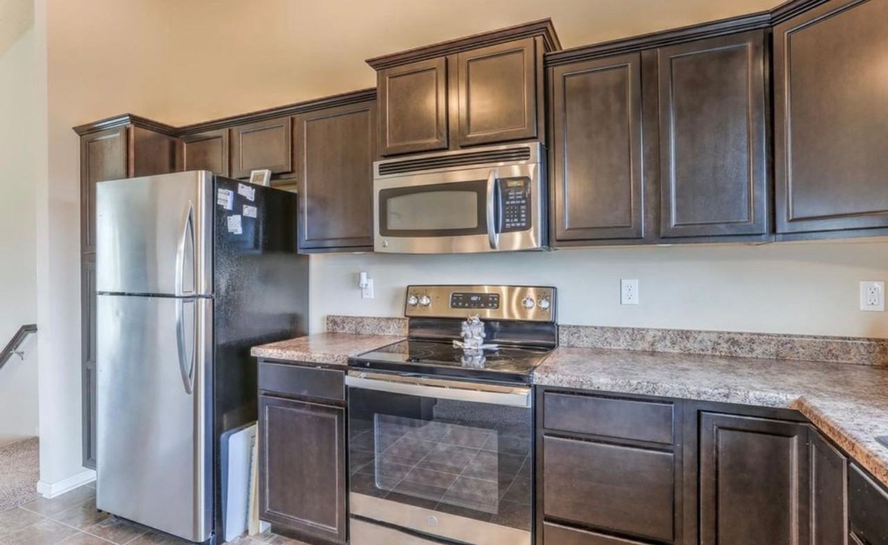 13806 S 43rd Ave - Photo 5 of 22