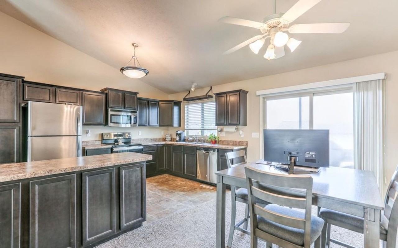 13806 S 43rd Ave - Photo 6 of 22