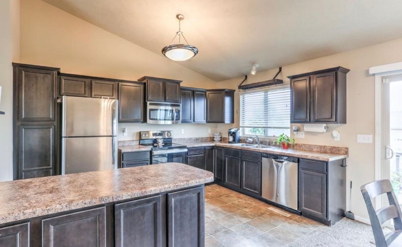 13806 S 43rd Ave - Photo 7 of 22