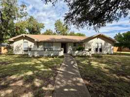 featured image of 3401 Oakridge Ln