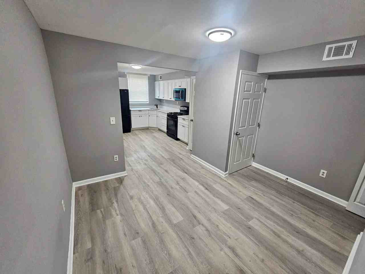 1341 Glyndon Ave - Photo 4 of 16