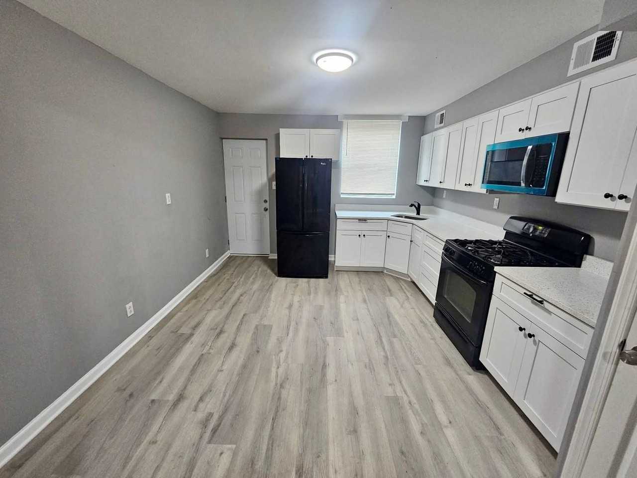 1341 Glyndon Ave - Photo 6 of 16