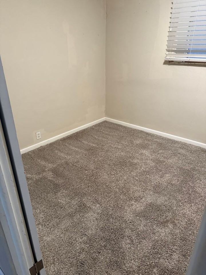 2519 Jane St - Photo 6 of 9