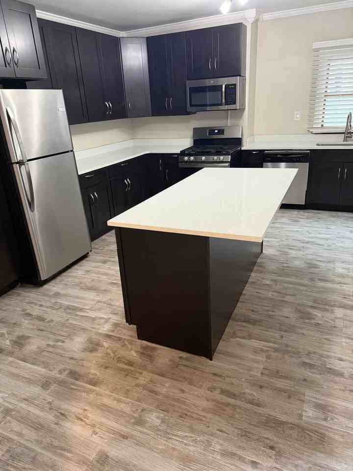 2519 Jane St - Photo 7 of 9