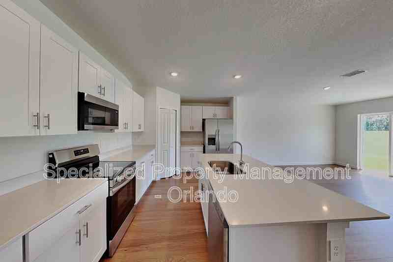 4838 Nw 16th Ln - Photo 4 of 21