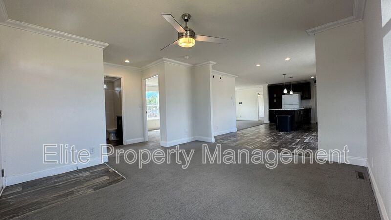 743 S Joe Martinez Ct - Photo 2 of 22