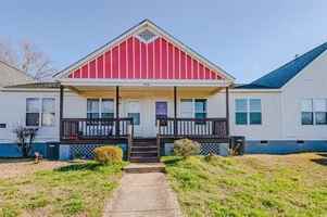 featured image of 312 Hoskins Mill Ln