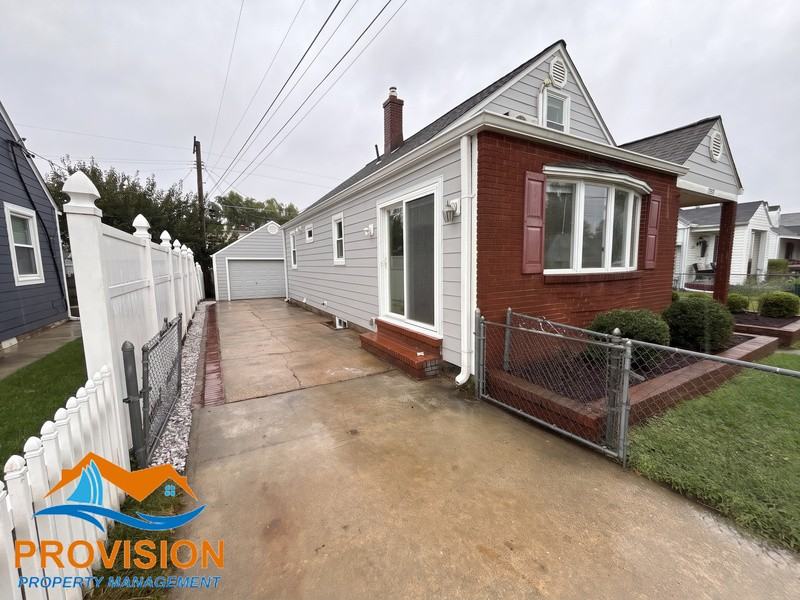 8207 Dundalk Ave - Photo 2 of 36