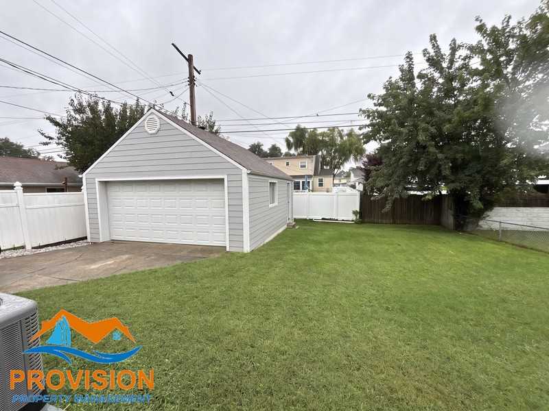 8207 Dundalk Ave - Photo 3 of 36