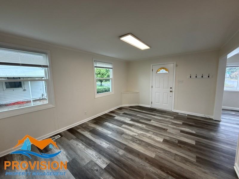8207 Dundalk Ave - Photo 6 of 36
