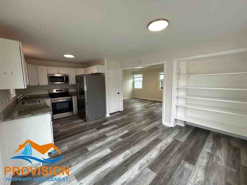 8207 Dundalk Ave - Photo 7 of 35